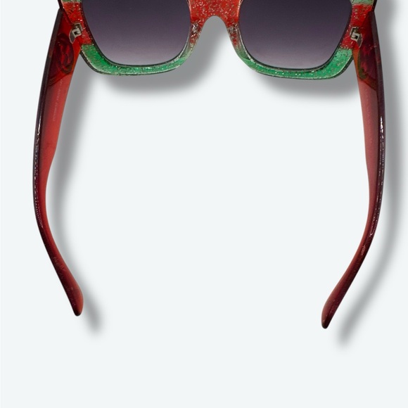 Y2K Gucci Sunglasses (GG0083S) - Picture 4 of 7